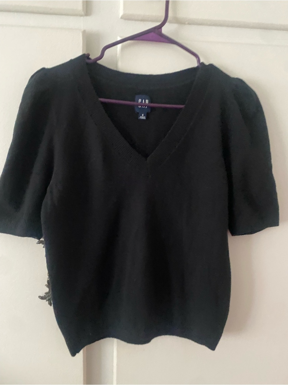 GAP Black V-Neck Short Sleeve Puff Sweater